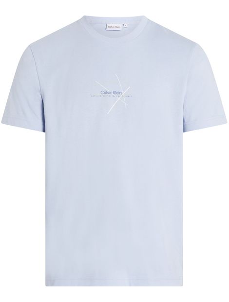 Camiseta-con-grafico-lineal-en-el-pecho