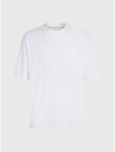 Camiseta-oversized-con-monograma