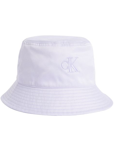 Gorro-bucket-con-monograma-bordado