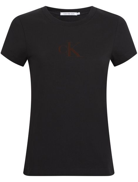 Camiseta-slim-con-logo-desgastado