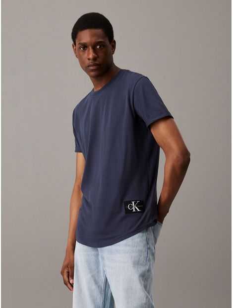 Camiseta-de-algodon-con-insignia