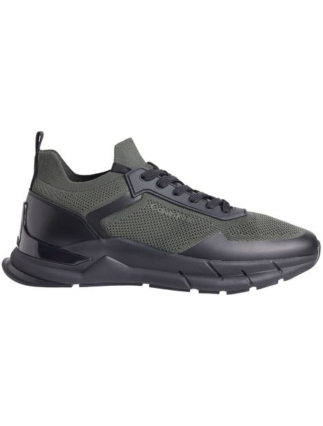 Zapatillas-deportivas-con-cordones