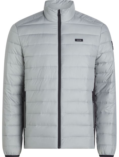 Chaqueta-de-plumas-de-materiales-reciclados