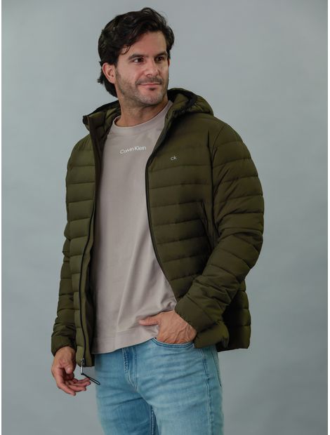 Chaqueta-acolchada-con-capucha