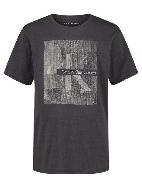 Camiseta-collage-con-logotipo-para-niño
